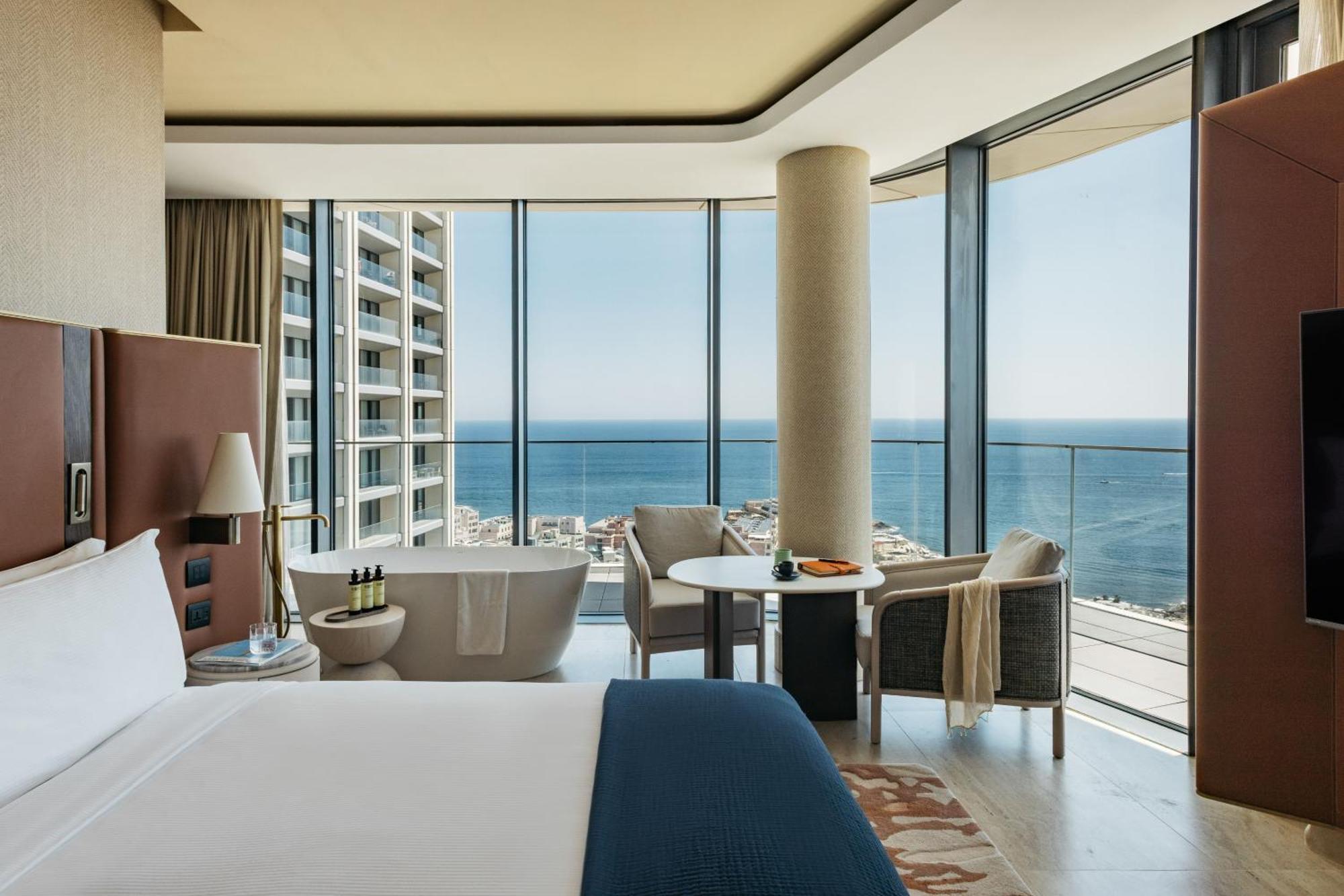 Suite Ultimate ME+ con Vista Mare